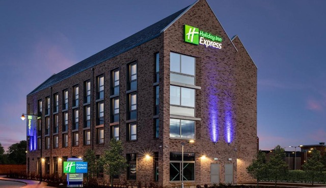 Holiday Inn Express Cambridge West - Cambourne by IHG