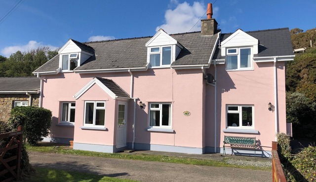 'Home From Home' 3 Bedroom Cottage in Nolton Haven
