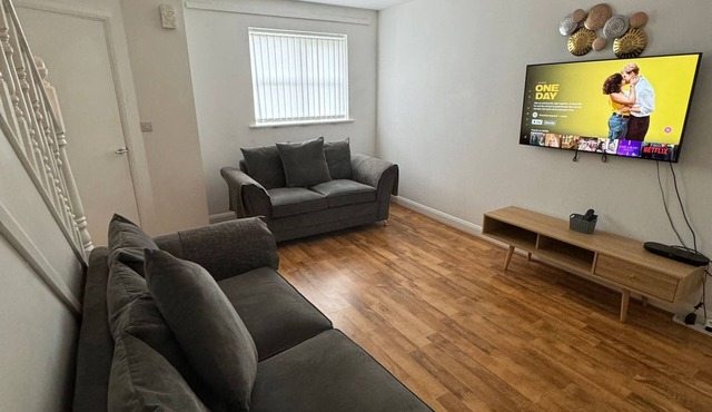 Home Sleeps5-Netflix-Parkg-Near City center/Etihad