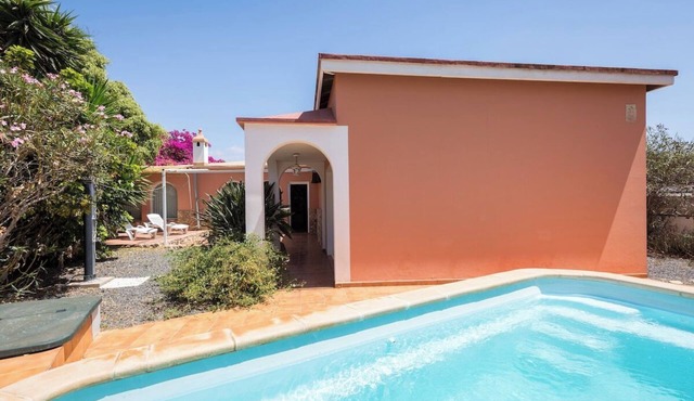 Home2Book Quiet Villa with Private Pool