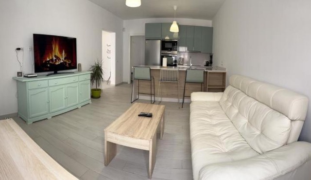 Hubara House