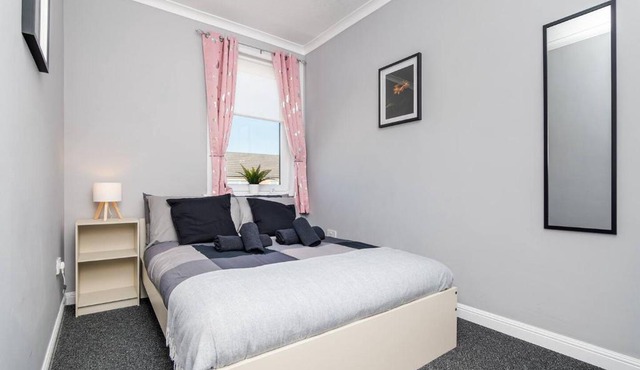 Ideal Work Stays 3BR 6 Guests Free Parking