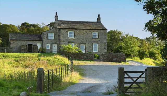 Idyllic country detached cottage sleeping 8 guests with access to an award winning wellbeing resort