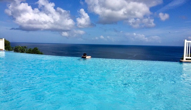 Infinity Pool w Ocean Views-CrashBoat Beach-Surfing-Snorkeling-Diving-Paradise