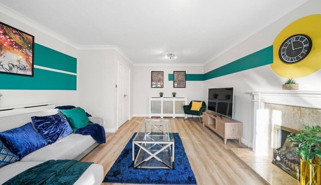 Large 6 Bedroom Cambridge Abode