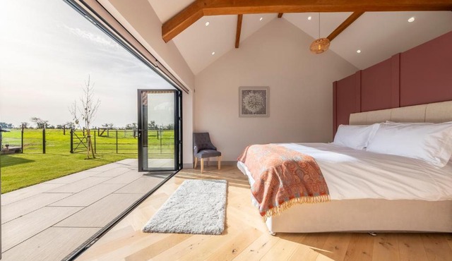 Large immaculate rural conversion - The Milking Parlour
