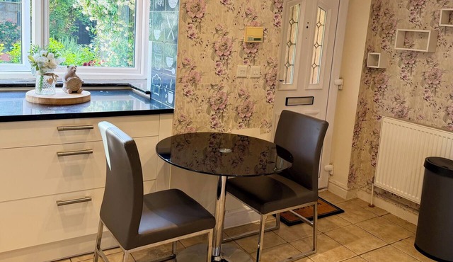 Light‑Filled 4‑Bedroom Home with Lake & Forest on Your Doorstep