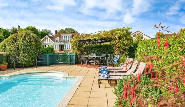 Little Forelands - a house that sleeps 10 guests in 5 bedrooms