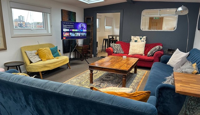 Liverpool Waterfront Stay excellent location onsite parking