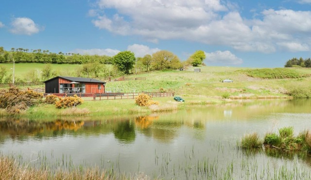 Llyn Cae Ty Nant Fishery Holiday Let, Llangeitho