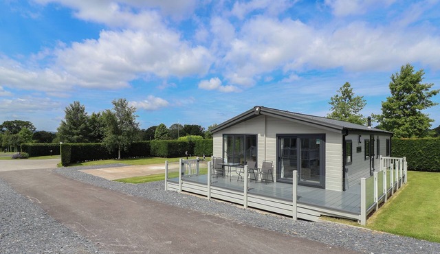 LODGE 9, pet friendly, country holiday cottage in St Asaph
