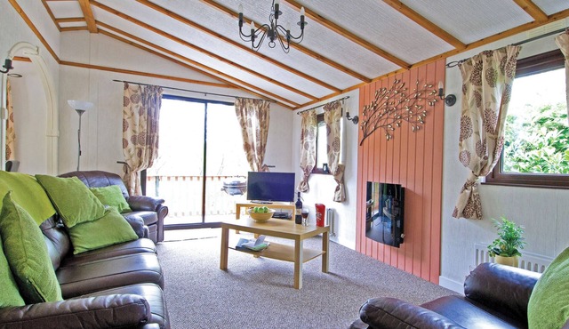 Lodge with two double and one twin.
