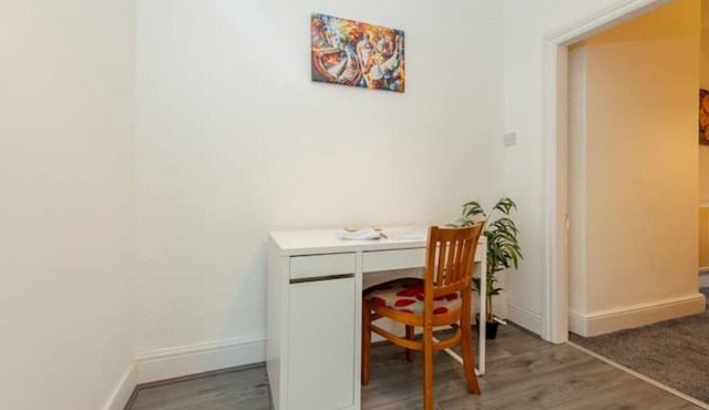 Lovely Apartment 2 Minutes Walk From Crosby Beach
