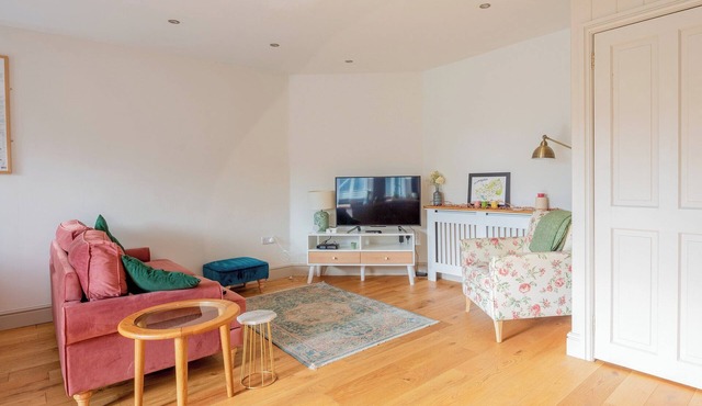 Lovely cottage in the heart of Llandeilo - perfect for a romantic break away.