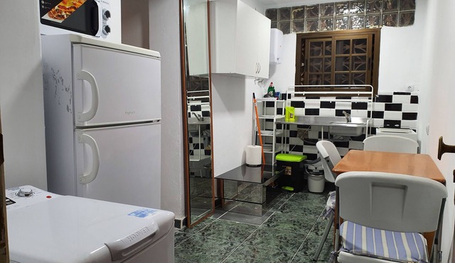 Low Cost Room Plaza de Hierro IV