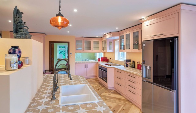 Luxurious 5BD Cottage & Large Garden by Henley