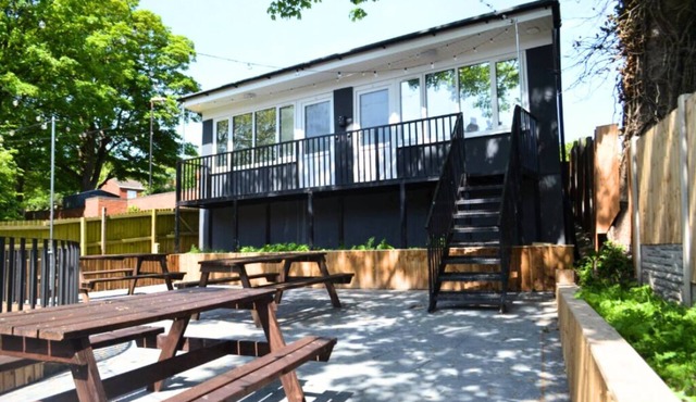 Luxurious 6bd Apt, Wifi, Ensuite, outdoor area