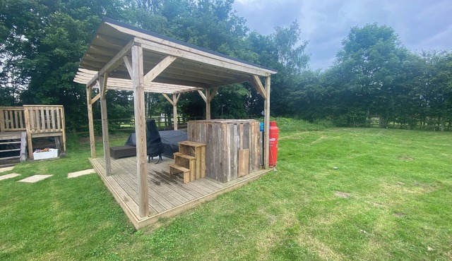 Luxurious cozy converted horsebox retreat