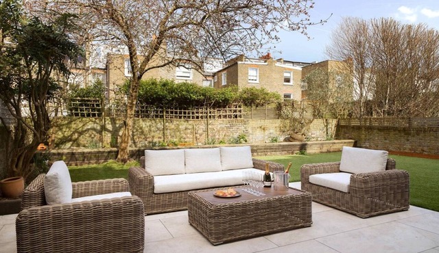 Luxury 5-Bedroom, Central London Town House