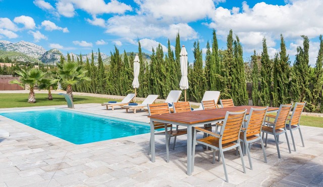 Luxury Property with Pool – Villa Ses Rentadores