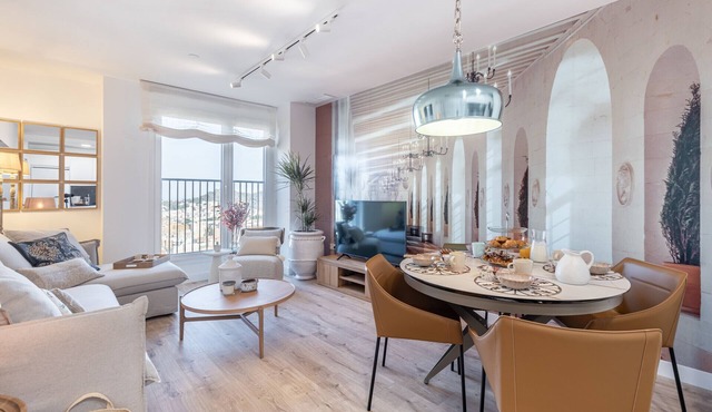 Malaga Skyline 8 Pool & Parking Free