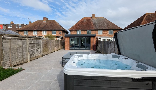 Malthouse Cottage - a family house that sleeps 6 guests in 3 bedrooms