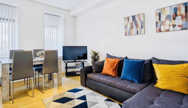 Manchester| 2 BDR | Professionals | Save Up to 40%
