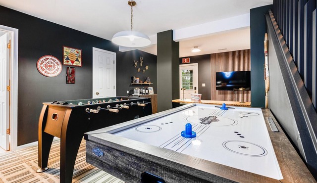 Massanutten Mountaintop, Family Fun Awaits! Hot Tub, Arcade Games, Near Slopes