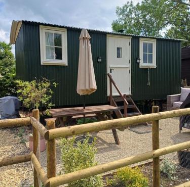 Merrywell Shepherds Hut & Paddock