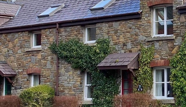 Mill Cottage Solva, with parking.