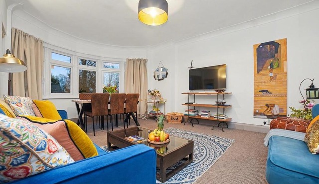 Mill Hill Duplex 3BR & Balcony London 28 Mins