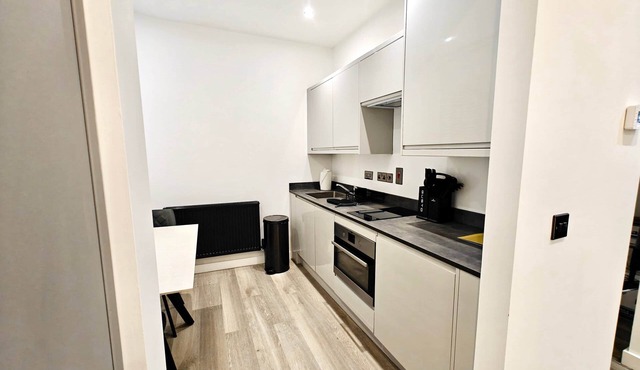 Modern 1-Bed in Victorian Building, Bury