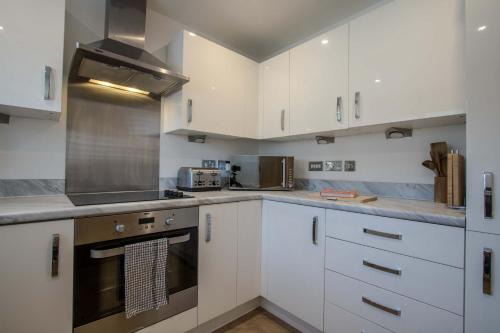 Modern 2-Bed Home in Swinton by MCPI Hosting, Perfect for Families & Contractors