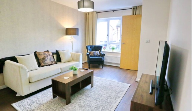 Modern 2 bed House Close To City