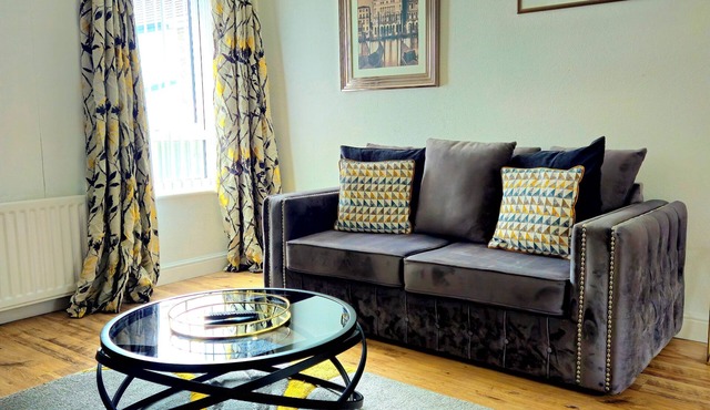 Modern 2-Bedroom serviced cosy flat in the Lakes District, Egremont