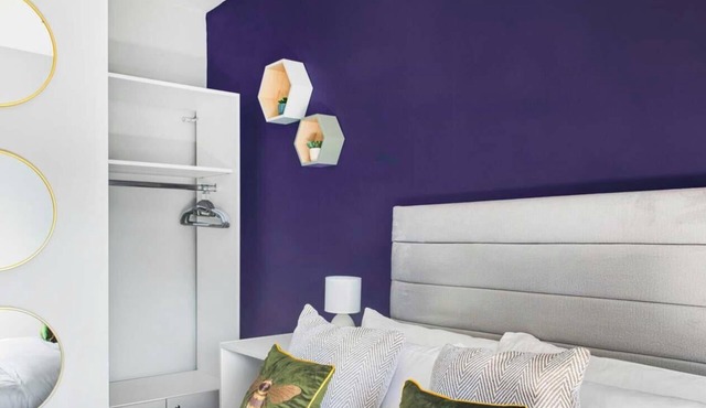 Modern 5Bed Contractor Home - Sleeps 09 - Parking