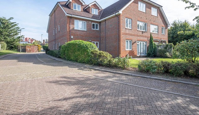 Modern Bright Spacious 2 bed Barnet Apt