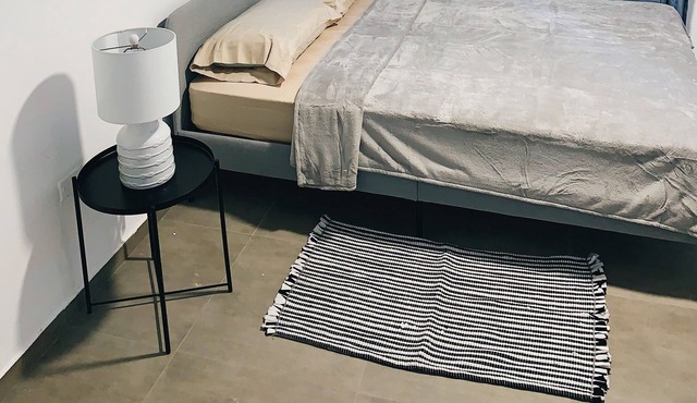 Modern & Cozy Studio - Centrally Located