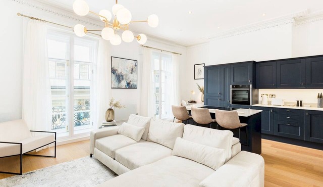 Modern, High End 1 Bed in Central Leamington Spa - Pass the Keys