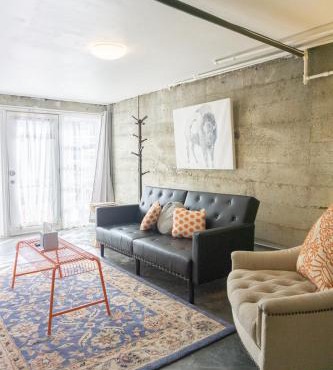 Modern lofty studio in Midtown/Charming Old SW