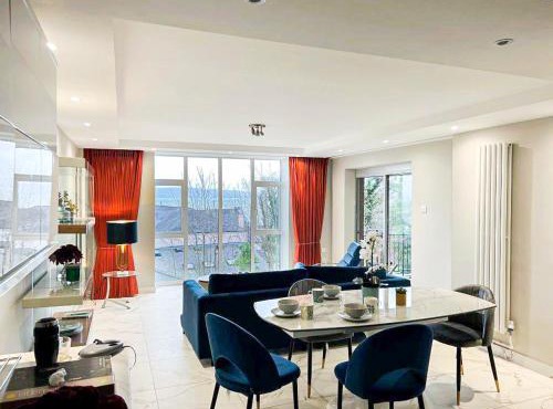 Modern Luxurious Apartment w/Patio Balcony & View