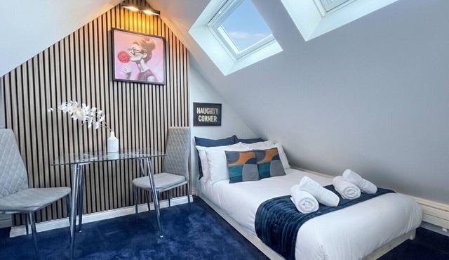 Modern Studio Retreat Just off Vibrant Mill Rd