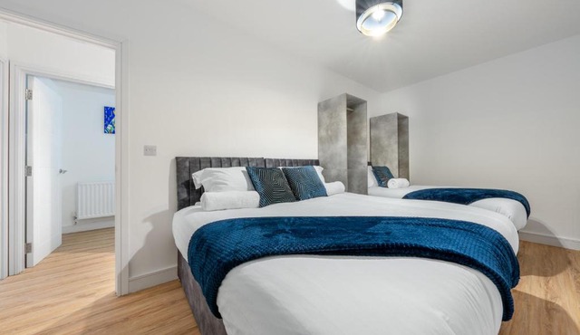 Modern Stylish 2 bedroom apartment in the heart of Potters Bar
