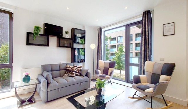 Modern Two Bed Apartment in Poplar near Canary Wharf