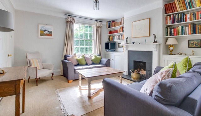 Mole Cottage - Three Bedroom House, Sleeps 6