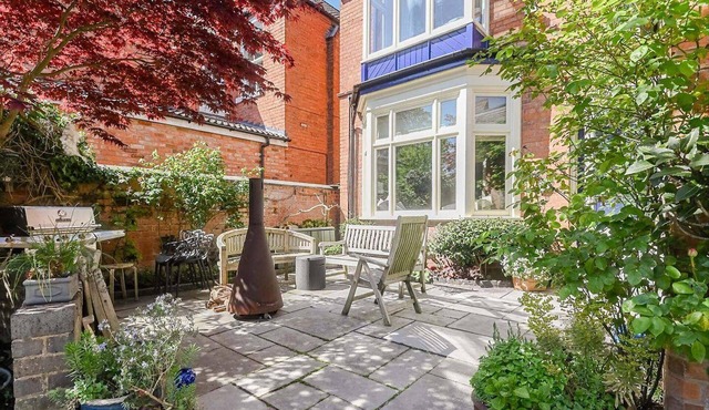 Moseley - House - Sleeps 4 - Parking - Garden