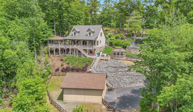 Mountain Cabin, Screen Porch, Hot Tub, Jacuzzi Tub, WiFi