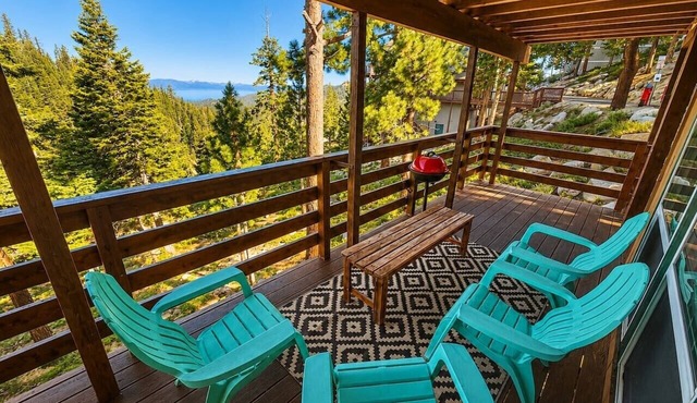 Mountain High Club - 3 Bed Condo w Views of Tahoe!