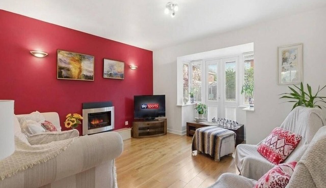 NEW! 4BR Ideal for Contractors, Driveway, Wifi, M40