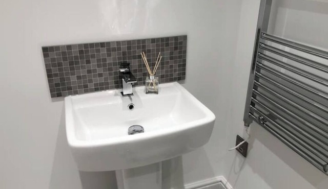 NEW & MODERN ★ 13min to City Centre ★ FREE Parking